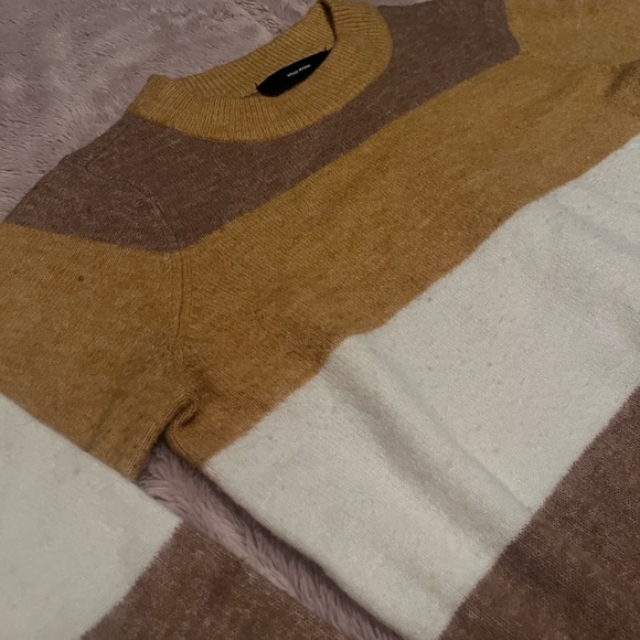 Soft sweater 🤎 - Picture 2 of 6